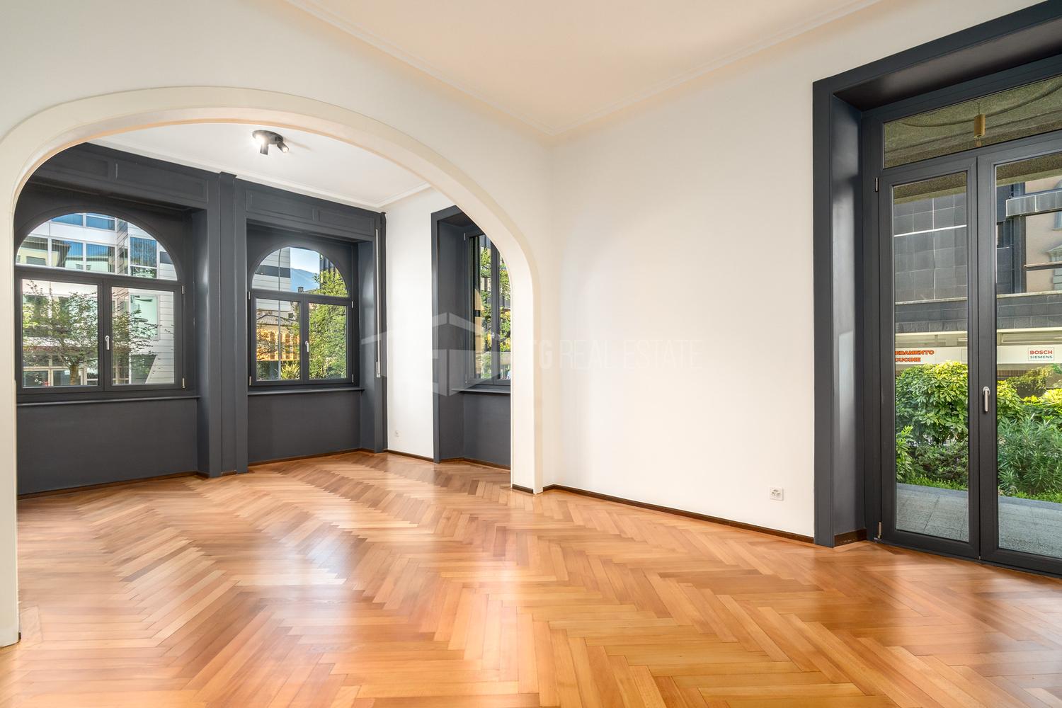 ELEGANTE 4.5 LOCALI IN PALAZZO D’EPOCA IN CENTRO LUGANO