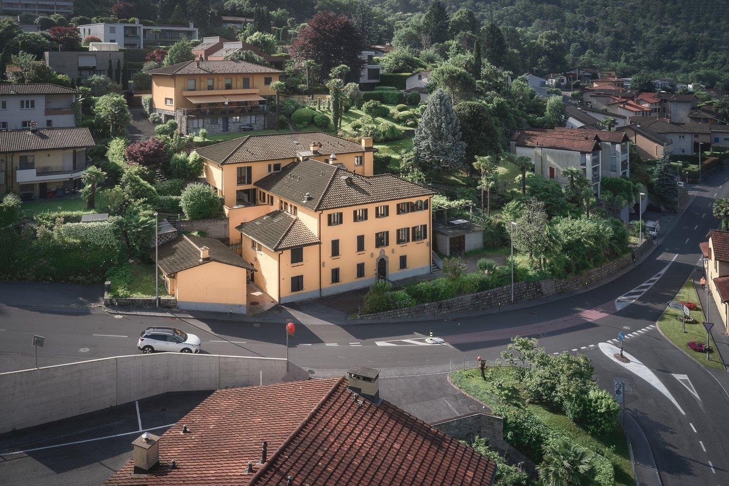 Affittasi prestigioso appartamento di 7 locali in residenza storica a Origlio