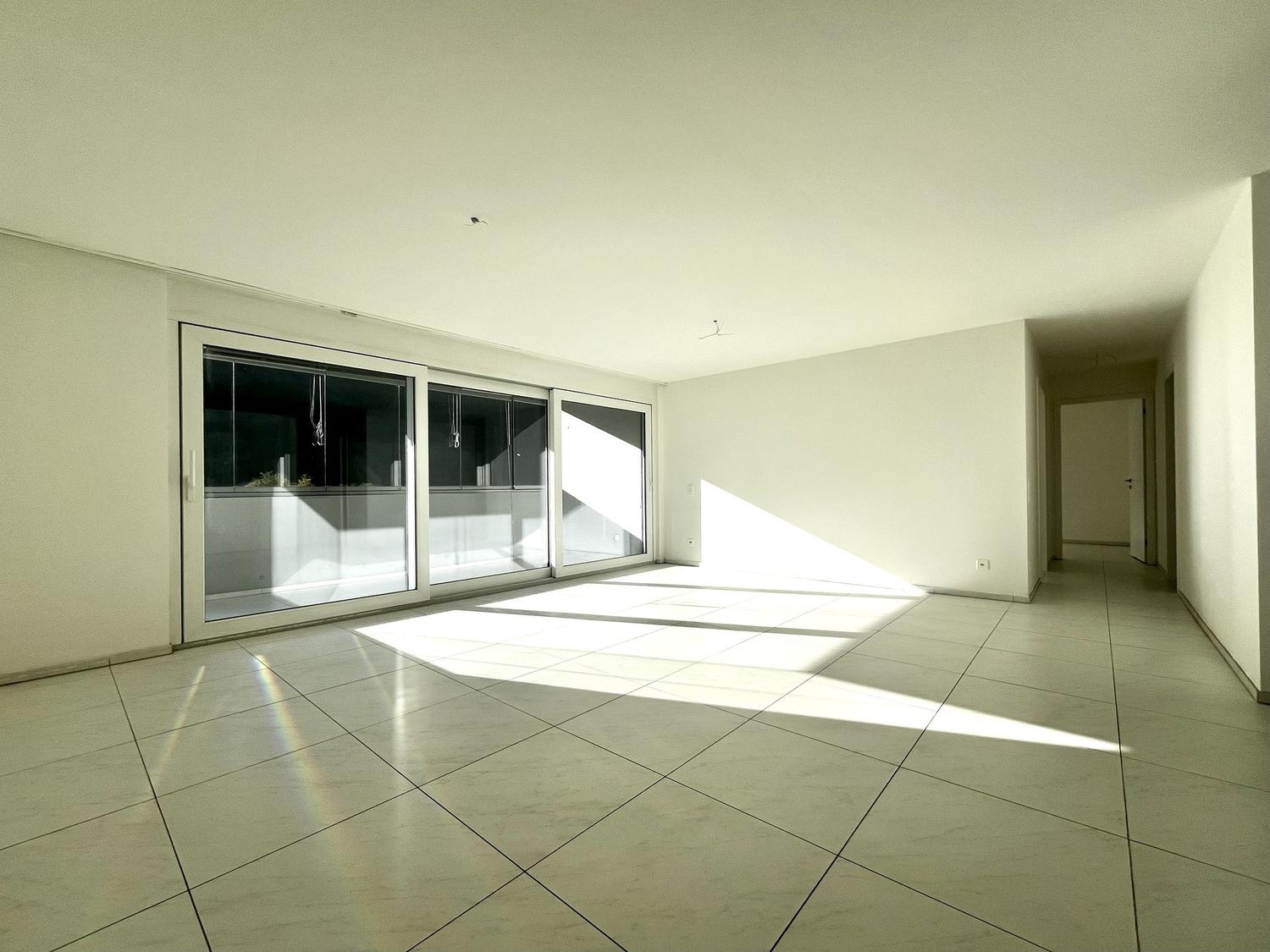 RIVERA – AFFITTASI 4.5 LOCALI CON TERRAZZA VETRATA