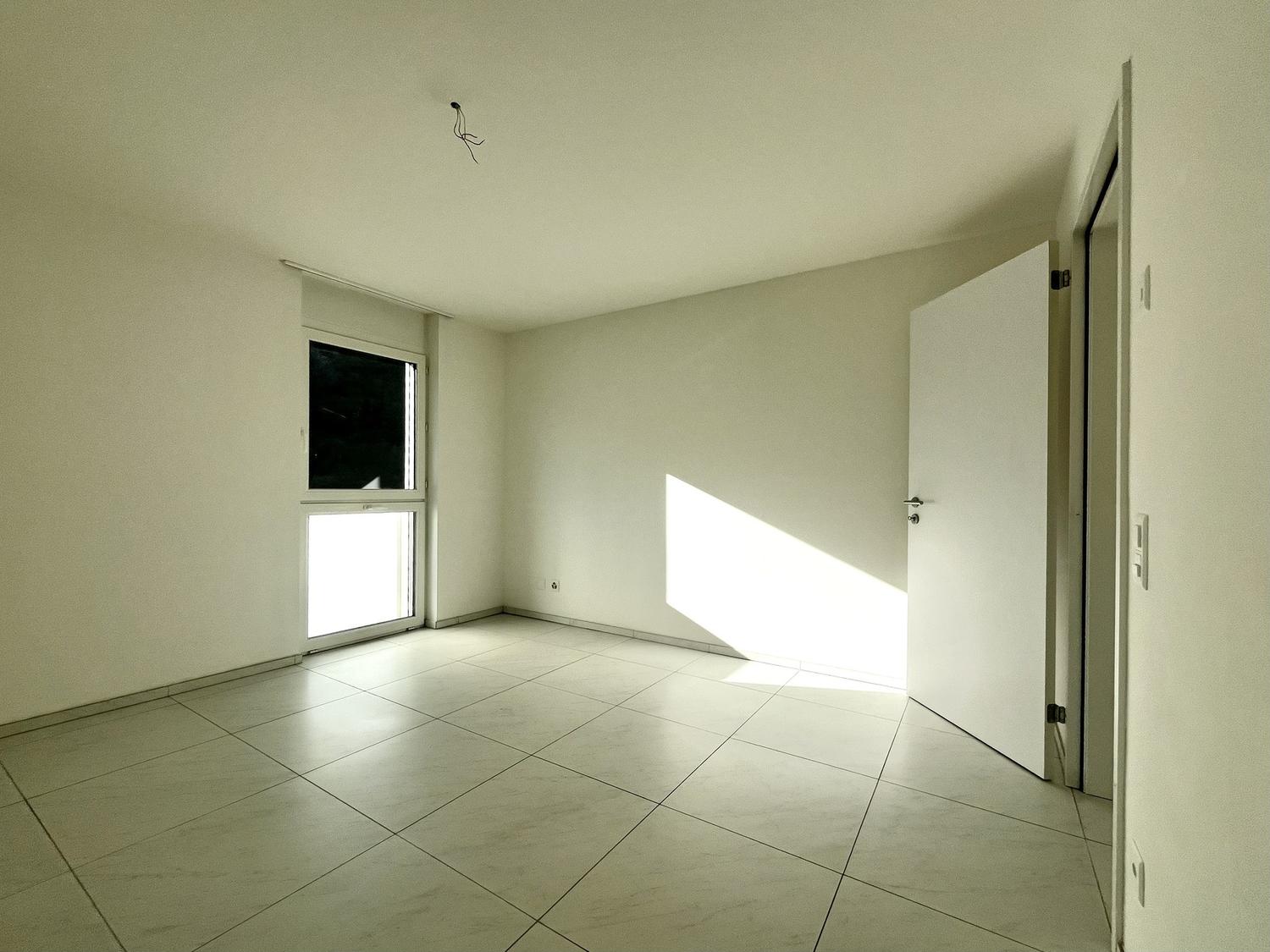 RIVERA – AFFITTASI 4.5 LOCALI CON TERRAZZA VETRATA