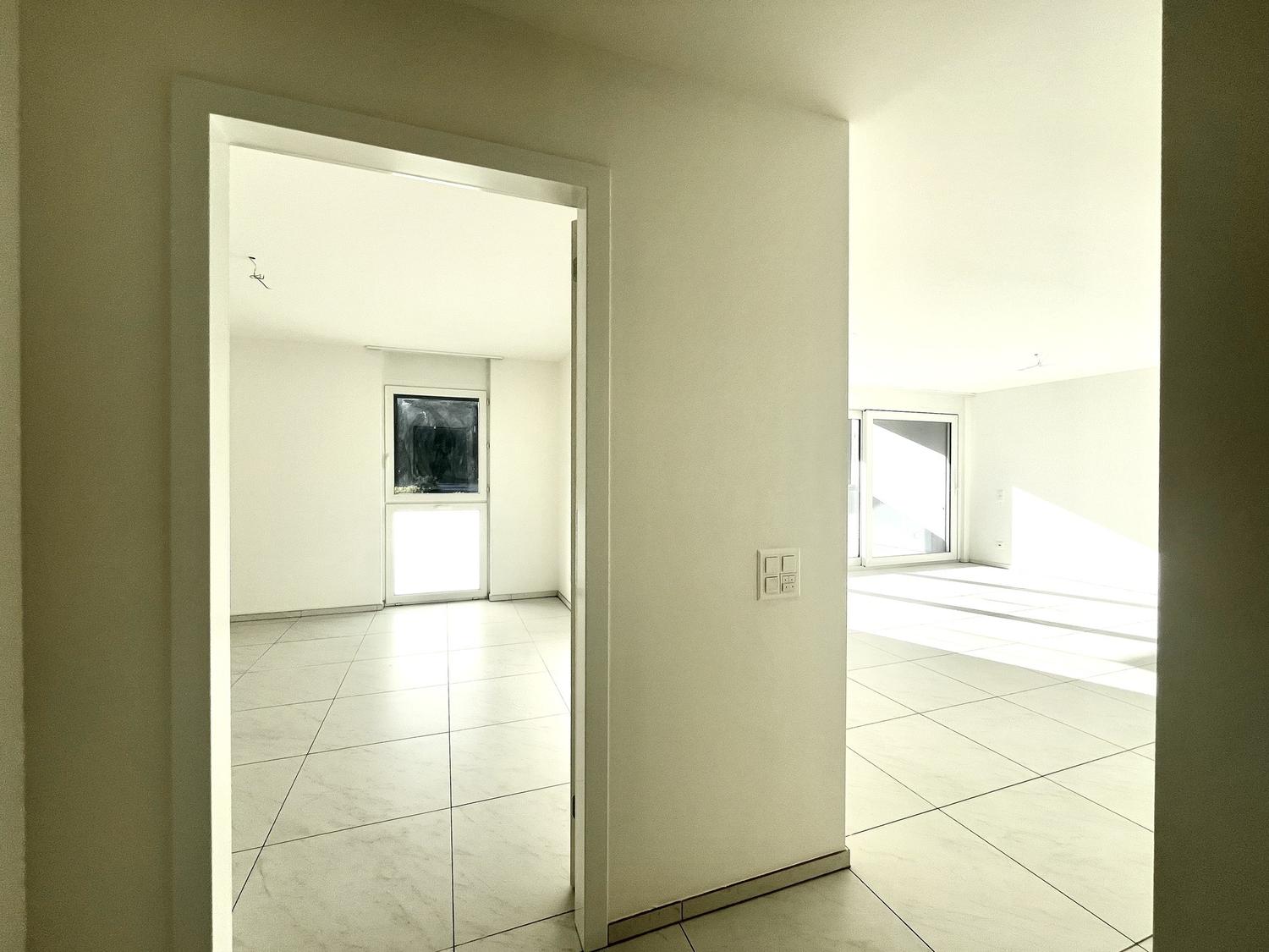 RIVERA – AFFITTASI 4.5 LOCALI CON TERRAZZA VETRATA