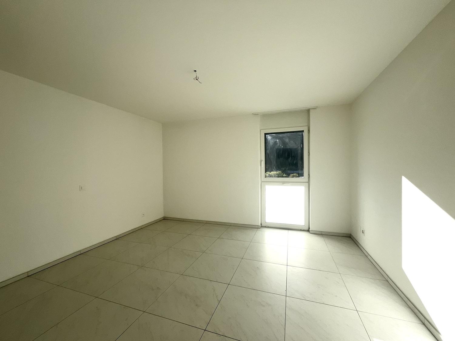 RIVERA – AFFITTASI 4.5 LOCALI CON TERRAZZA VETRATA