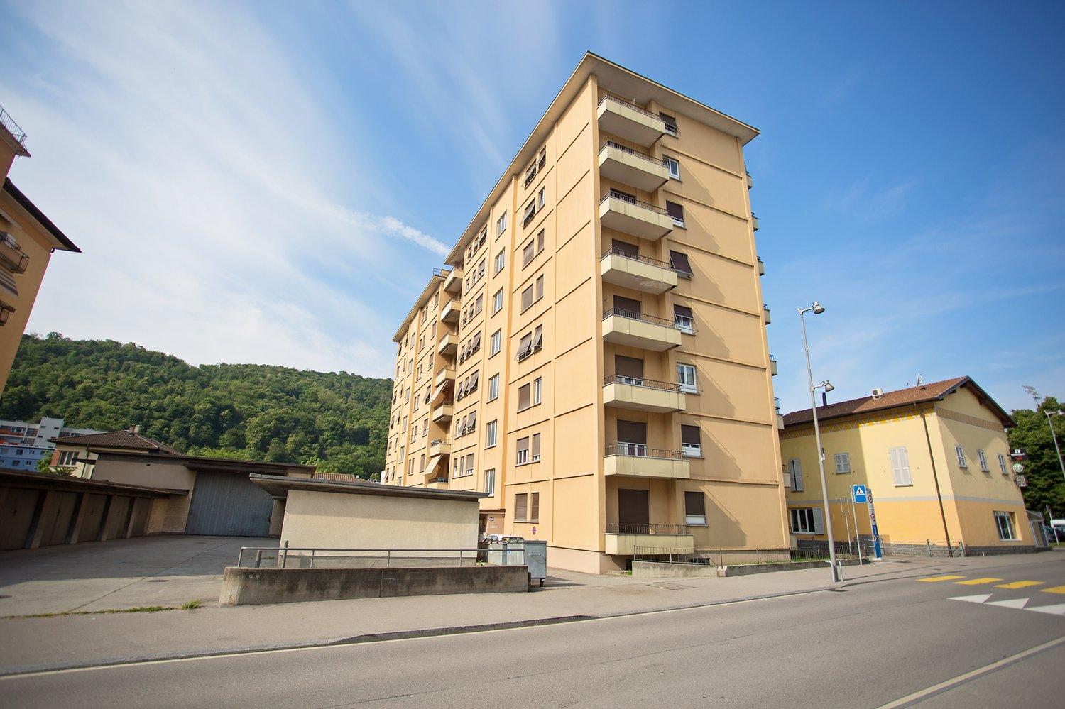 APPARTAMENTO DI 4.5 LOCALI ARREDATO IN ZONA PALAPENZ
