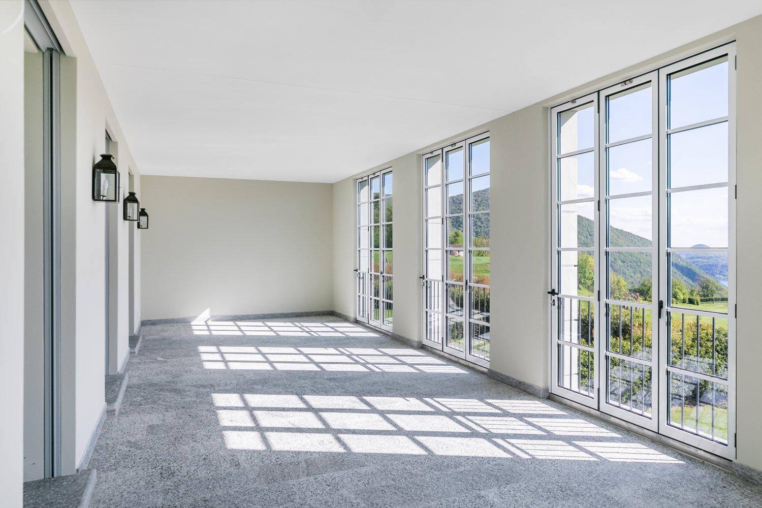 COLLINA D’ORO – AFFITTASI INCANTEVOLE APPARTAMENTO CON GIARDINO PRIVATO E VISTA LAGO (rif. 001)