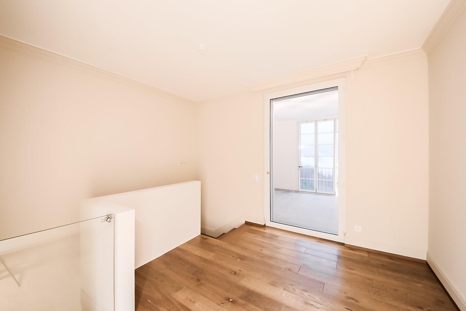 COLLINA D’ORO – AFFITTASI INCANTEVOLE APPARTAMENTO CON GIARDINO PRIVATO E VISTA LAGO (rif. 001)