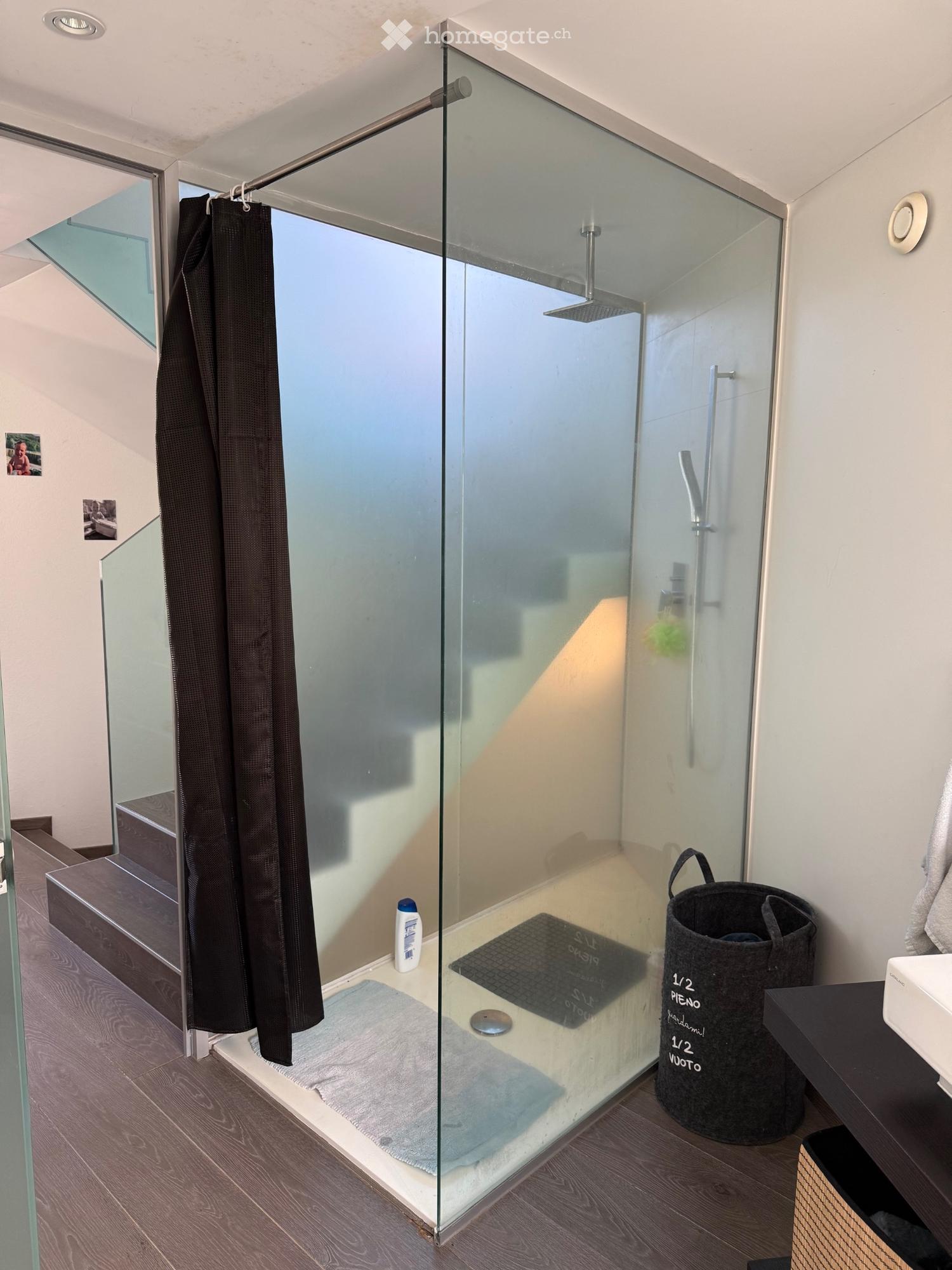 Affittiamo casa moderna a Pianezzo