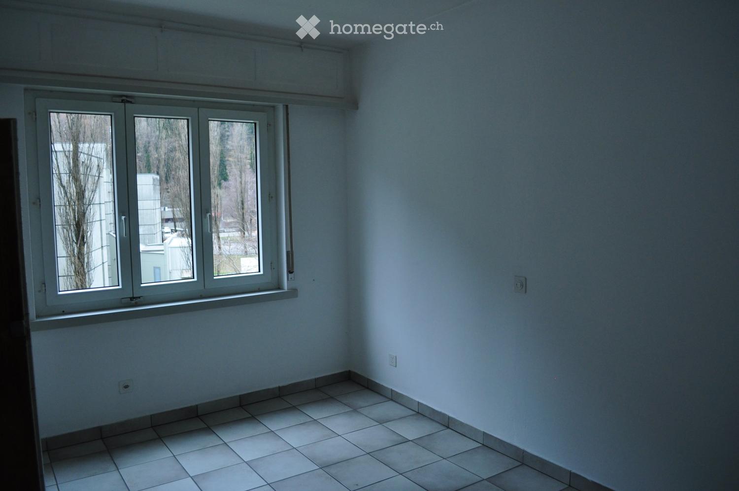 Affittasi appartamento di 4,5 locali + lavanderia + giardino
