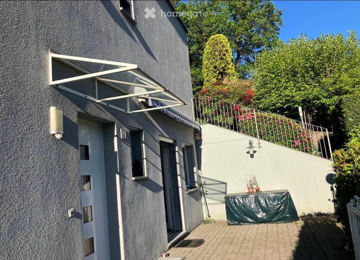 CADEMPINO – Casa con ampio giardino