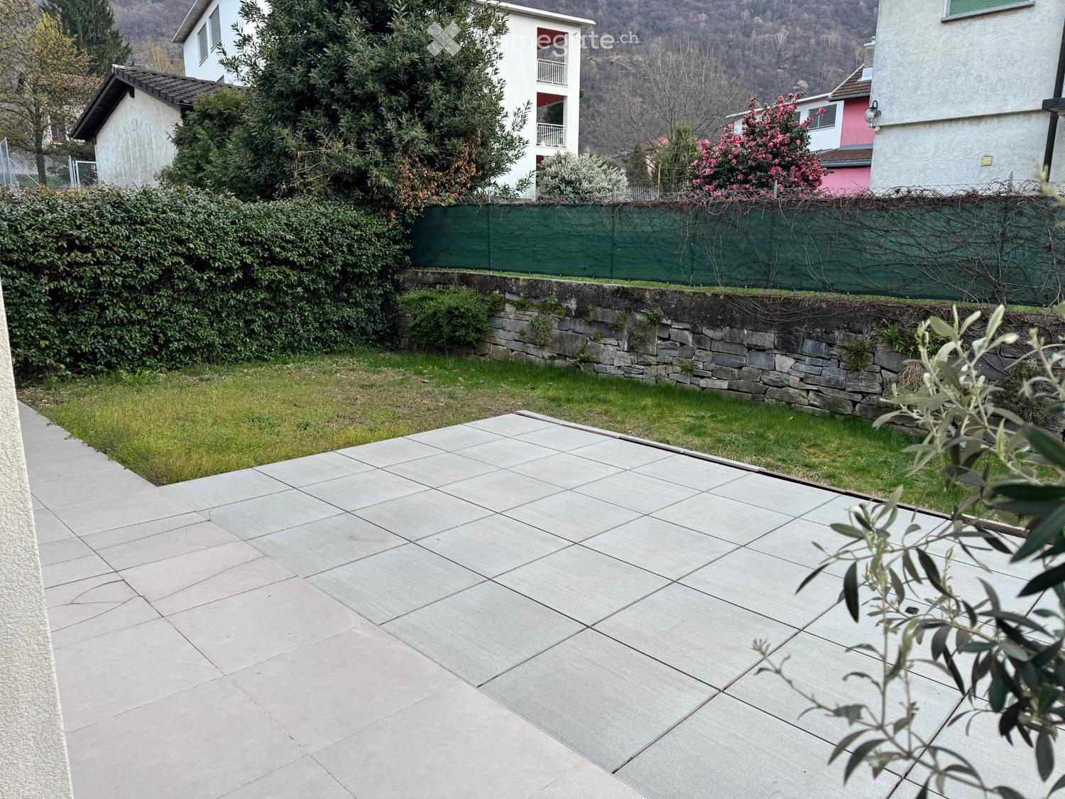 Arbedo 3.5 locali al PT con terrazza e giardino