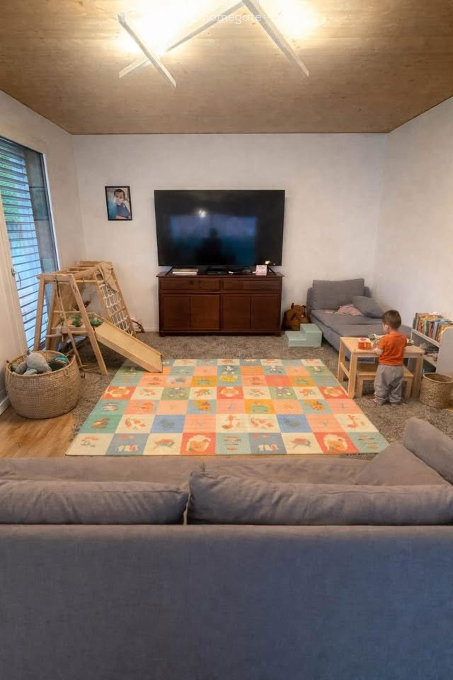 Casa di 4.5 loc con giardino privato e ampi posteggi