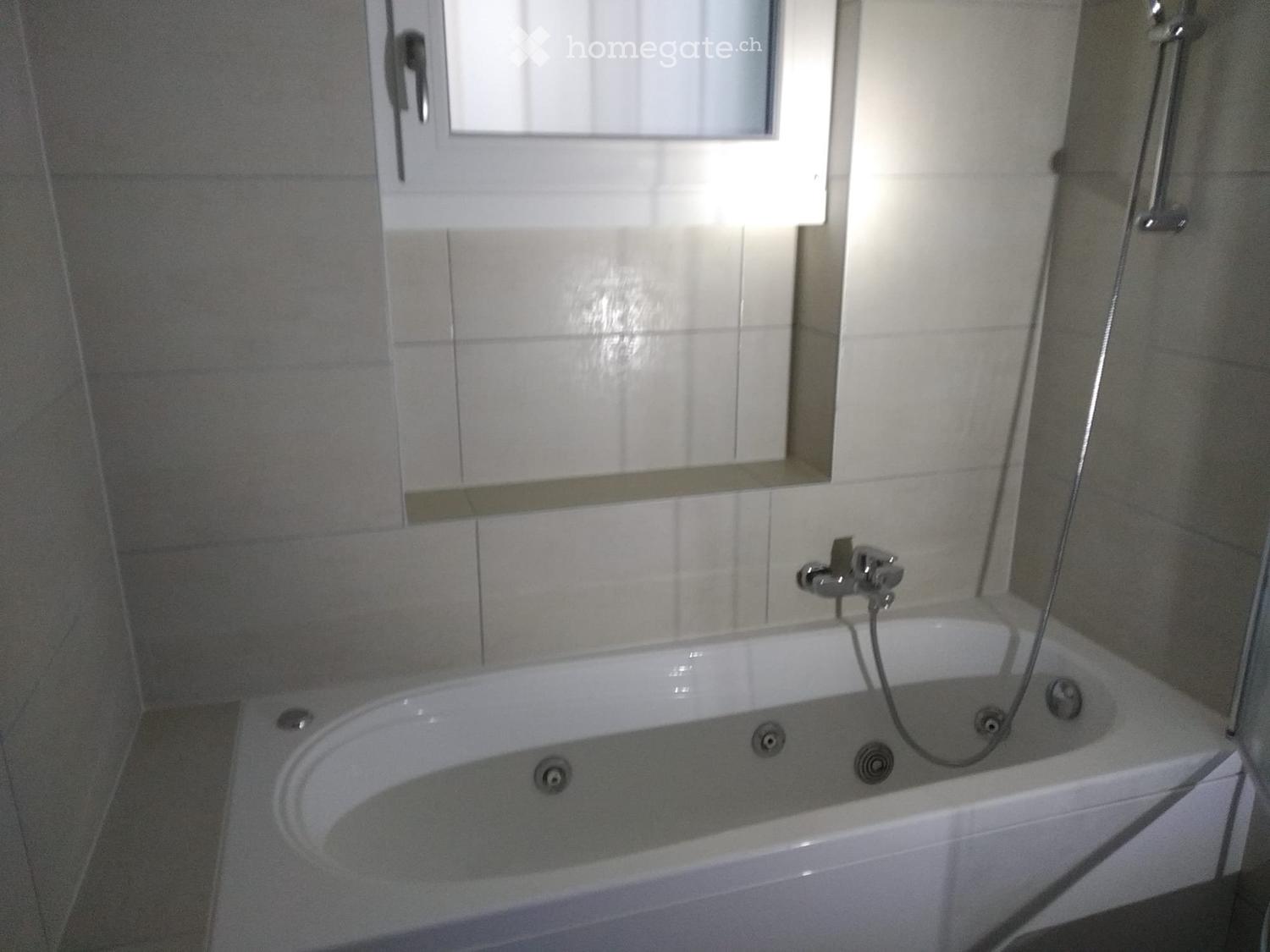 AFFITTO APPARTAMENTO 5.5 LOCALI, SUREGGIO (CAPRIASCA)
