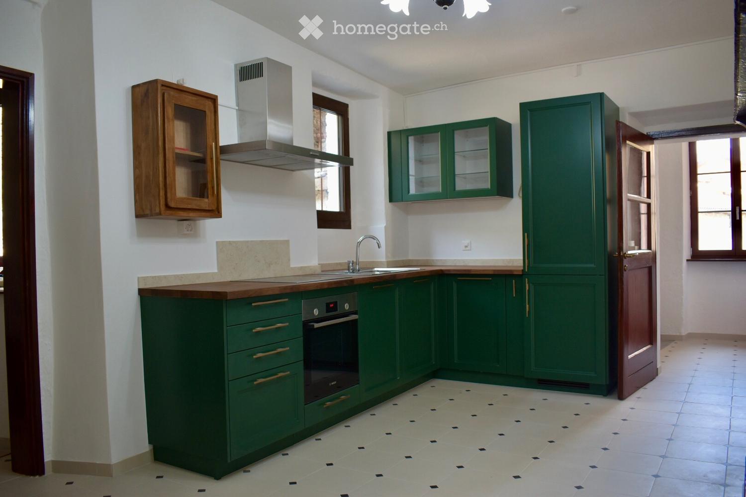 Affittasi Casa 5 locali con giardino e posto auto