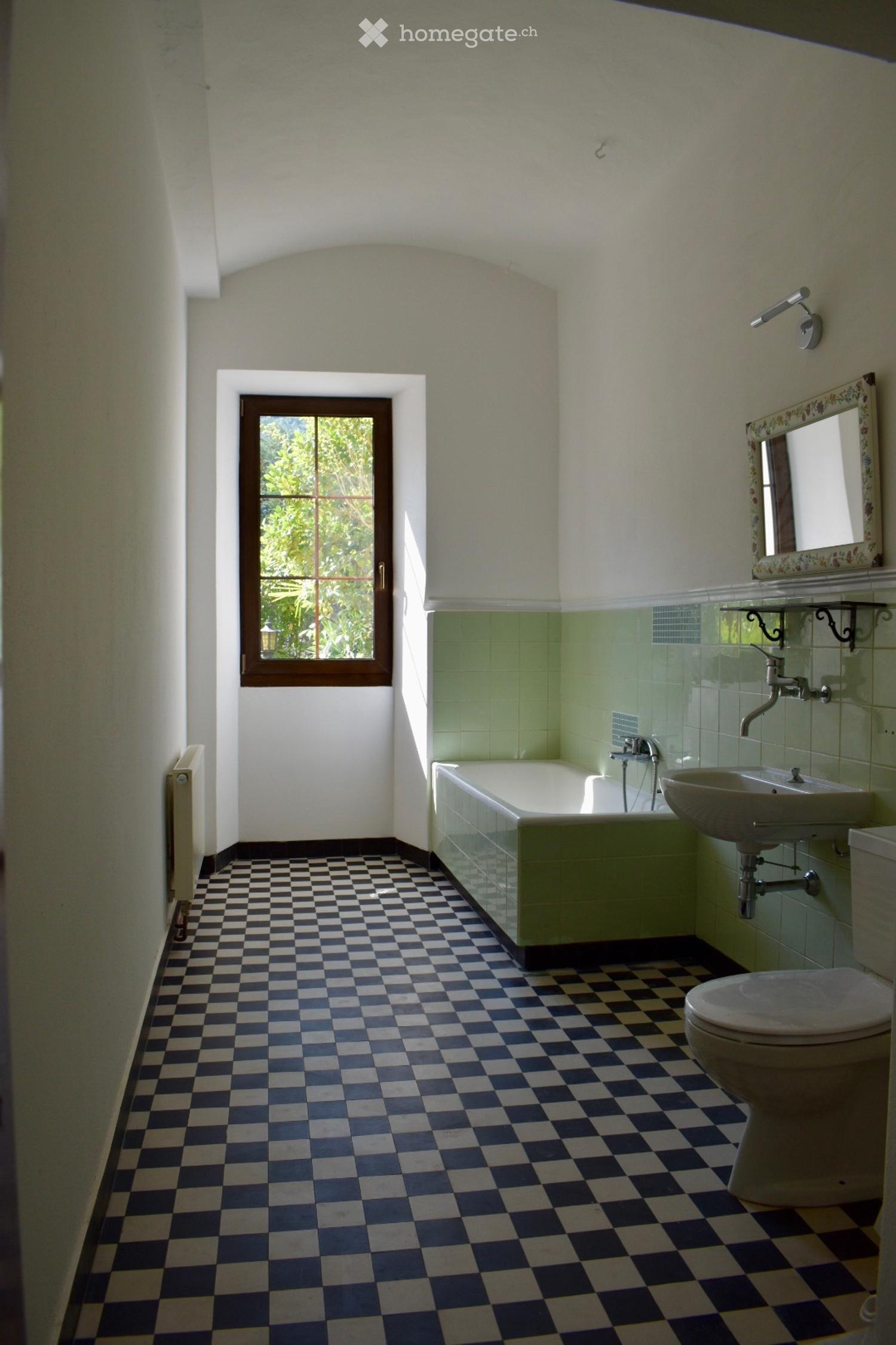 Affittasi Casa 5 locali con giardino e posto auto