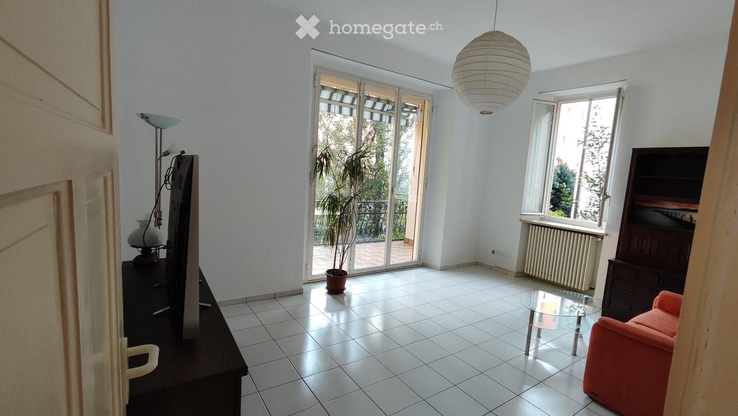 Ampio appartamento con grande balcone a Locarno.