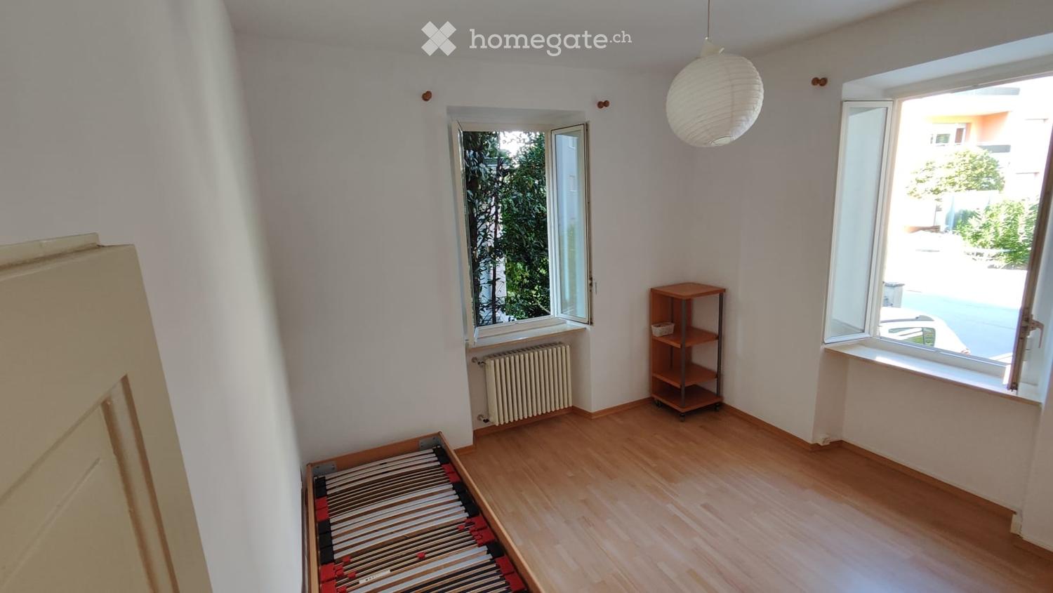 Ampio appartamento con grande balcone a Locarno.