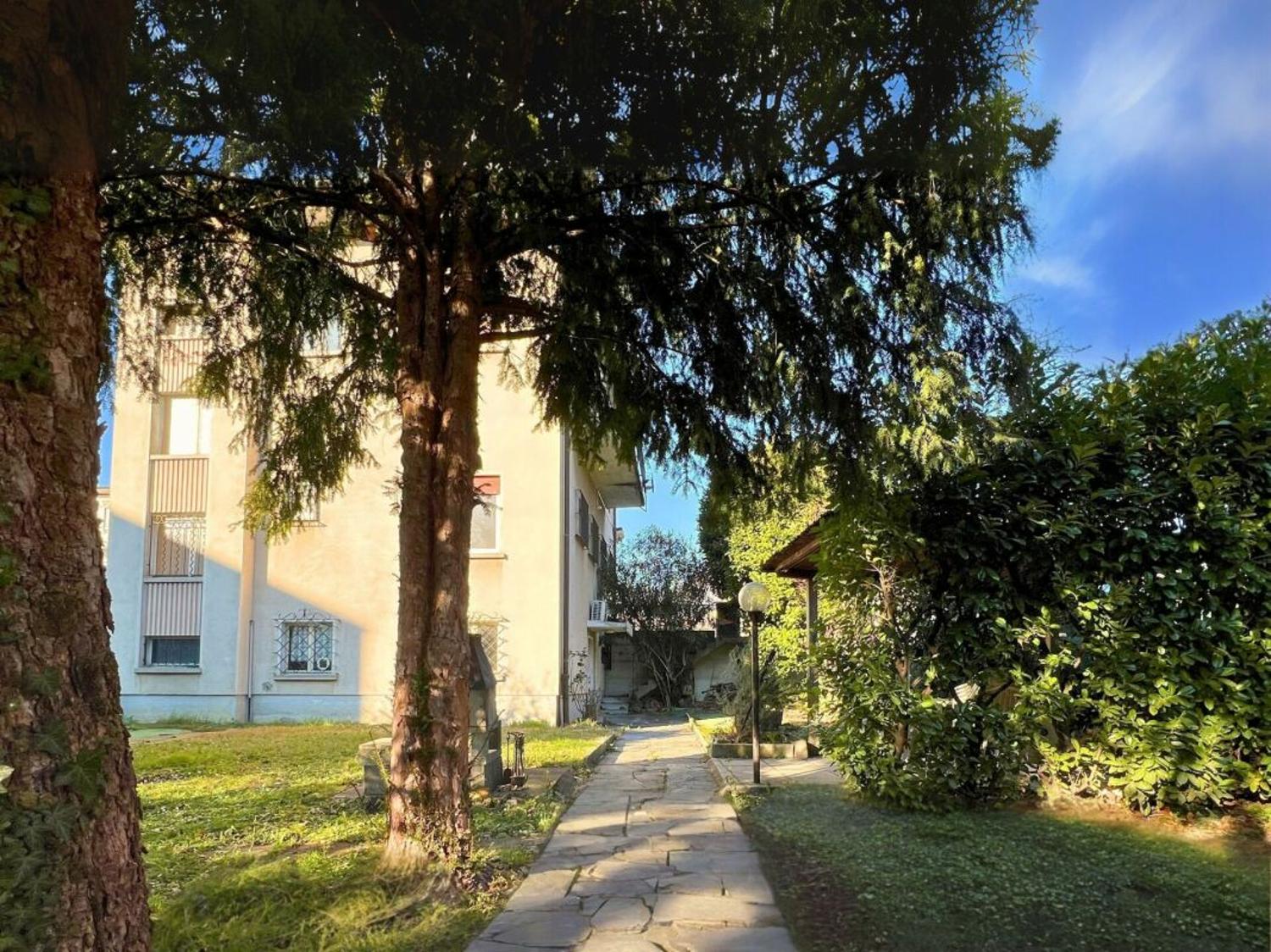 Affittasi appartamento 3.5 locali con balcone e ampio giardino a Balerna