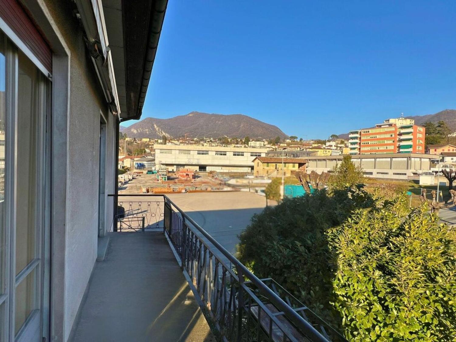 Affittasi appartamento 3.5 locali con balcone e ampio giardino a Balerna