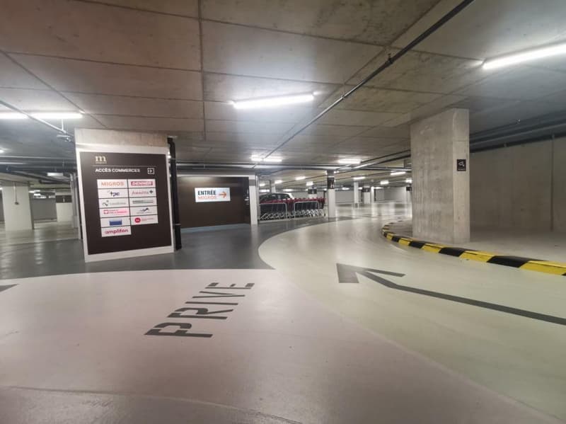 Places de parc souterraines face à la gare d'Aigle (7)