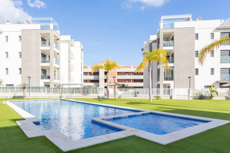Superbe appartement neuf avec 2 chambres à louer à Villamartin en Espagne (1)