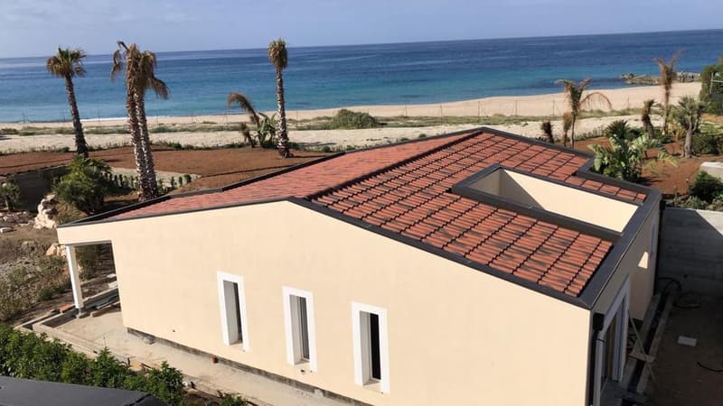 MAGNIFIQUES Appartements et villas "pieds dans l'eau" en Sardaigne (1)