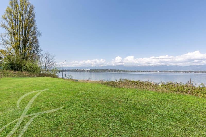 Beautiful plot of land with a view on the lake (1)