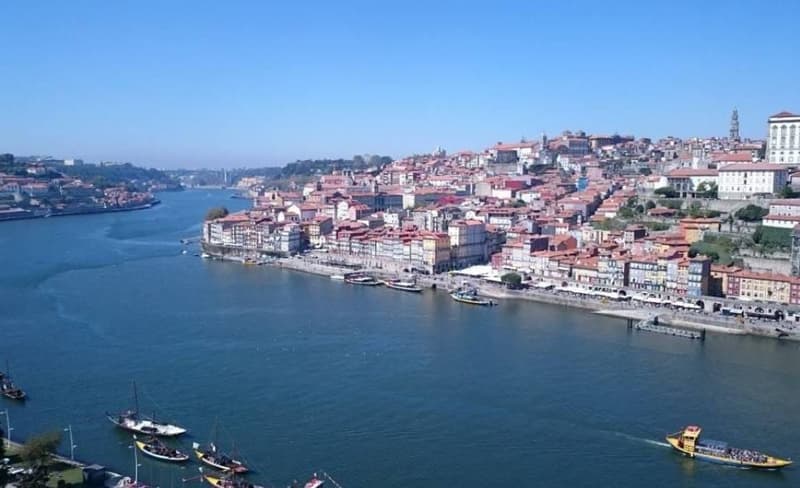 Magnifique projet au centre de Porto dans une zone classée au patrimoine mondial de l'UNESCO. (1)