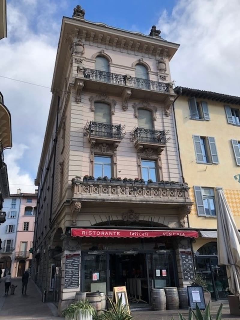Affittasi ufficio di prestigio in centro a Lugano (1)