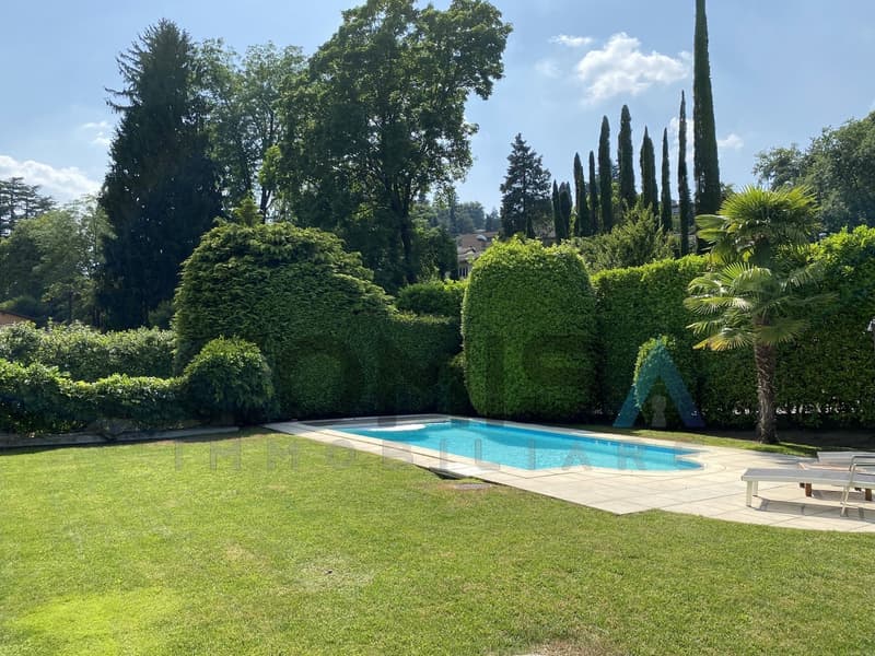 LUGANO-BREGANZONA Villa stile tradizionale con piscina e vista aperta (1)