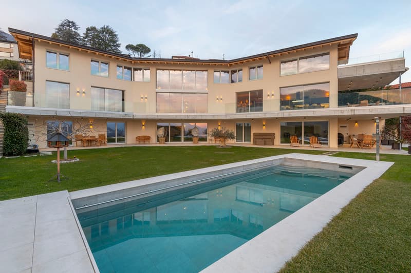 BOSCO LUGANESE Moderna ed elegante Villa  con piscina e vista lago (1)