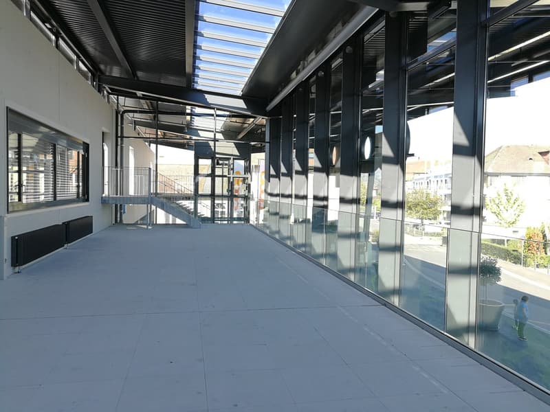 Bürofläche / Praxis im top modern umgestalteten Einkaufszentrum Rhy Markt (2)