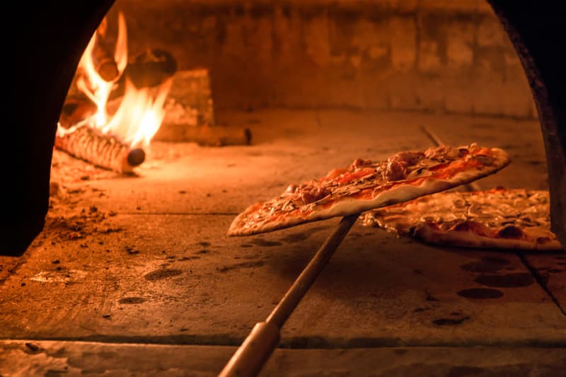 Région Lausanne : Pizzeria au feu de bois à vendre (1)