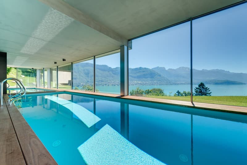 Extraordinary contemporary villa with magnificent lake views and an indoor swimming pool and spa (10)