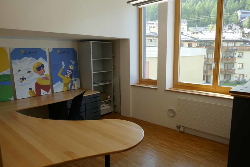 Modernes Büro in der Liegenschaft Ludains in St. Moritz - Bad (2)