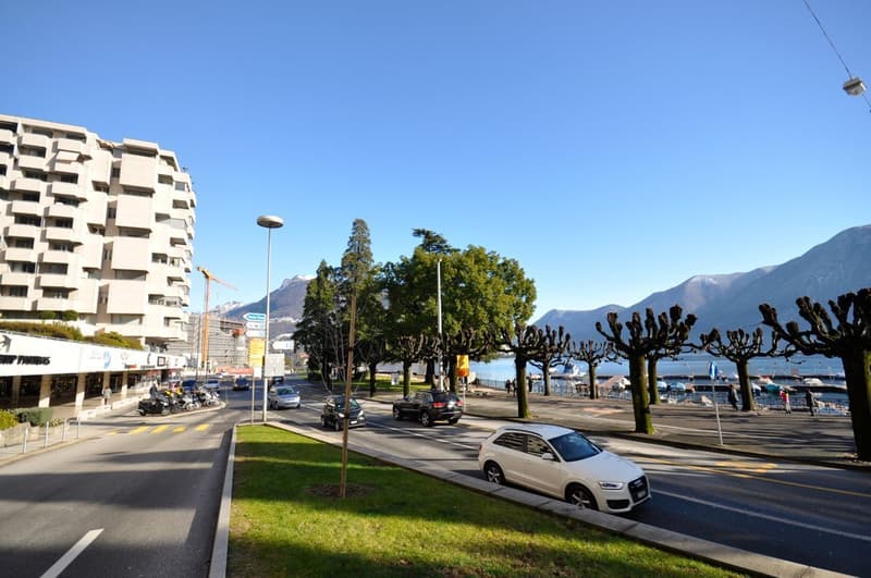 Spazio commerciale di 85 mq sul lungolago in centro di Lugano (2)