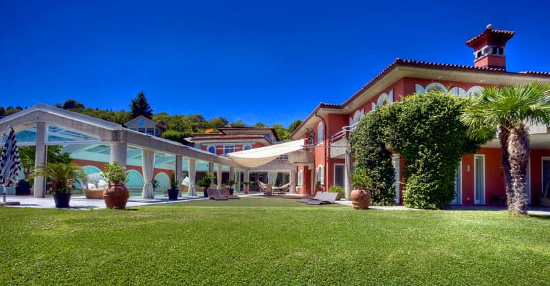 Villa in Stile Mediterraneo con Ampi Spazi Fitness & Wellness (1)