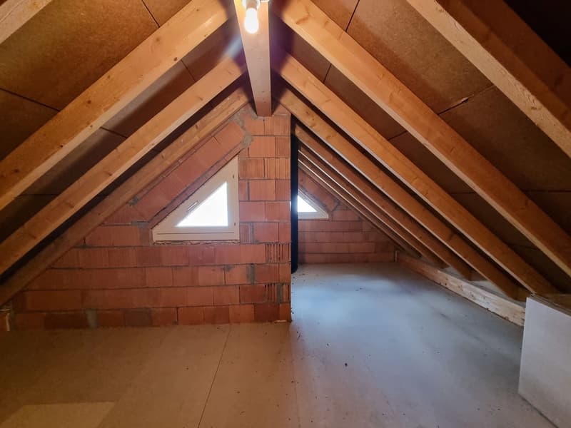 Ausbaubarer Dachstock (zwei weitere Zimmer möglich)