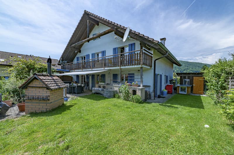 6.5-Zimmer-Einfamilienhaus mit 2-Zimmer-Einliegerwohnung an sonniger, ruhiger Lage im Herzen von Beringen (1)