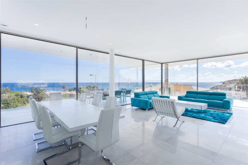 Hervorragende Luxusvilla mit Panoramablick auf das Meer (1)