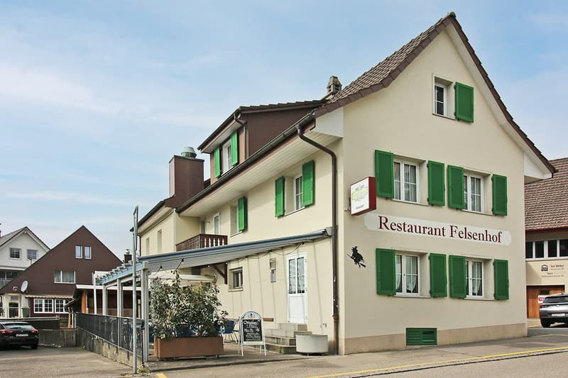 Wohn-/Geschäftshaus in Schöfflisdorf (1)