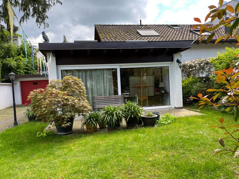 Einfamilienhaus im Landhausstil mit Garten / Binninger Höhe (1)