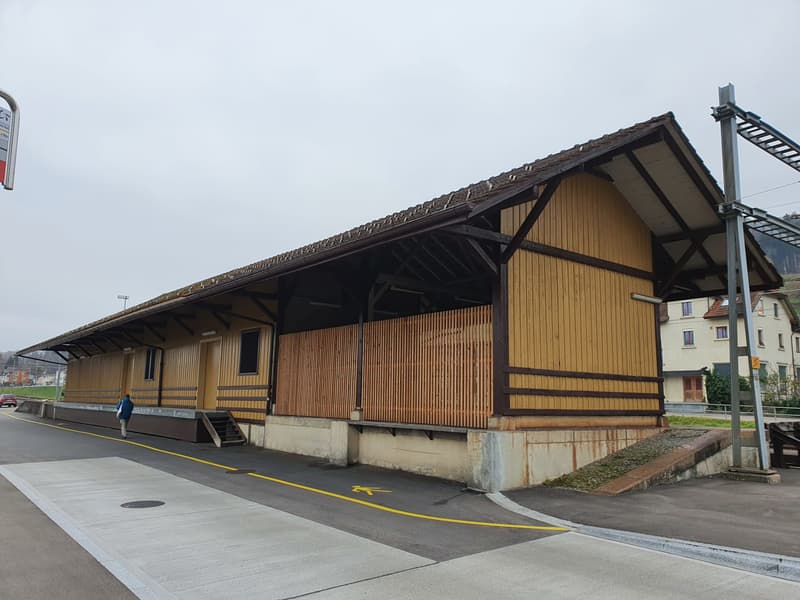 Güterschuppen am Bahnhof Sirnach (2)