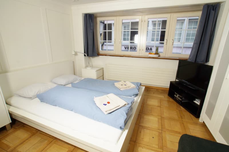 Grosszügiges und helles 1.5 Zimmer Apartment im Niederdorf (1)