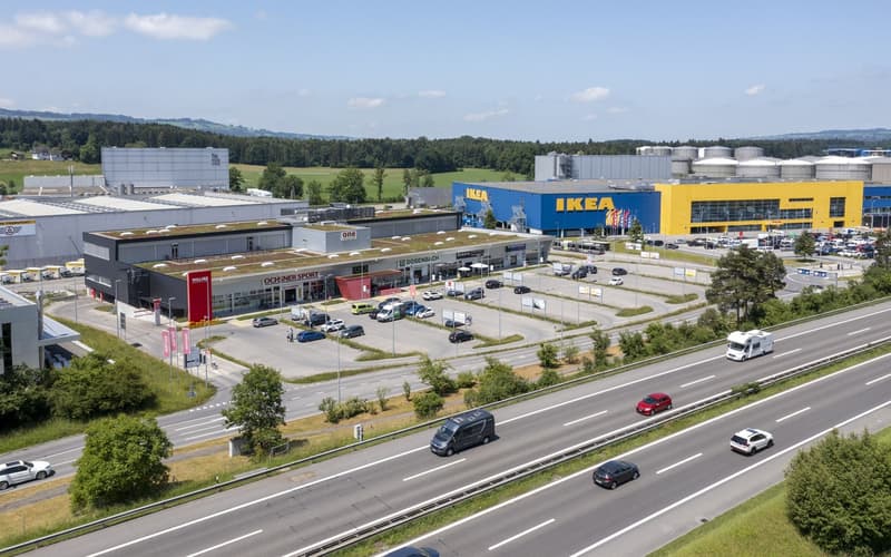 Attraktive Verkaufs-/Dienstleistungsflächen im Walige Shopping Rothenburg zu vermieten (2)
