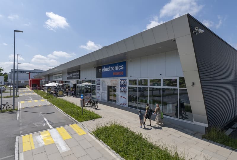 Attraktive Verkaufs-/Dienstleistungsflächen im Walige Shopping Rothenburg zu vermieten (3)