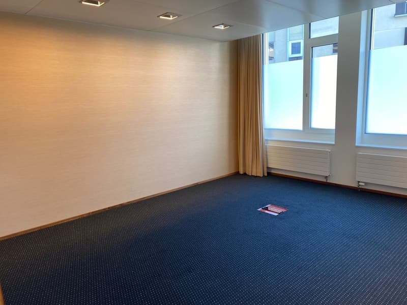 260 m2 modernste, repräsentativste und zentralste Bürofläche im steuergünstigen Pfäffikon SZ (4)