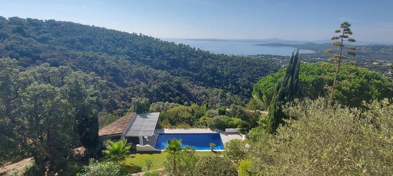 Villa im Provence Stil mit Pool und atemberaubende Panorama-Aussicht über den Golf von St. Tropez (2)