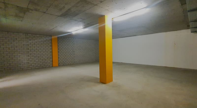 195 m2 Lager im Untergeschoss (2)