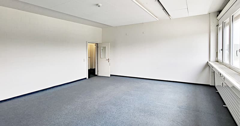 Ausgebaute Bürofläche mit Sitzungszimmer (2)
