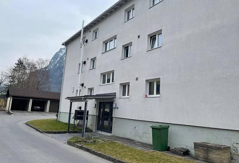 Zu vermieten schöne 3.5-Zimmerwohnung in Glarus (1)