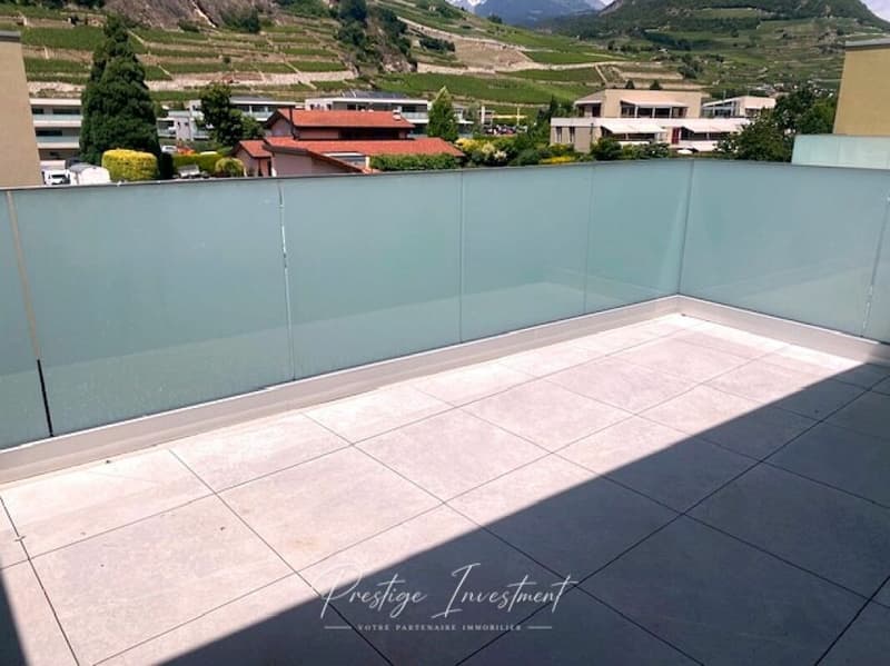 Attique 2.5 pièces neuf avec terrasse et vue montagnes ? Uvrier / Sion (2)